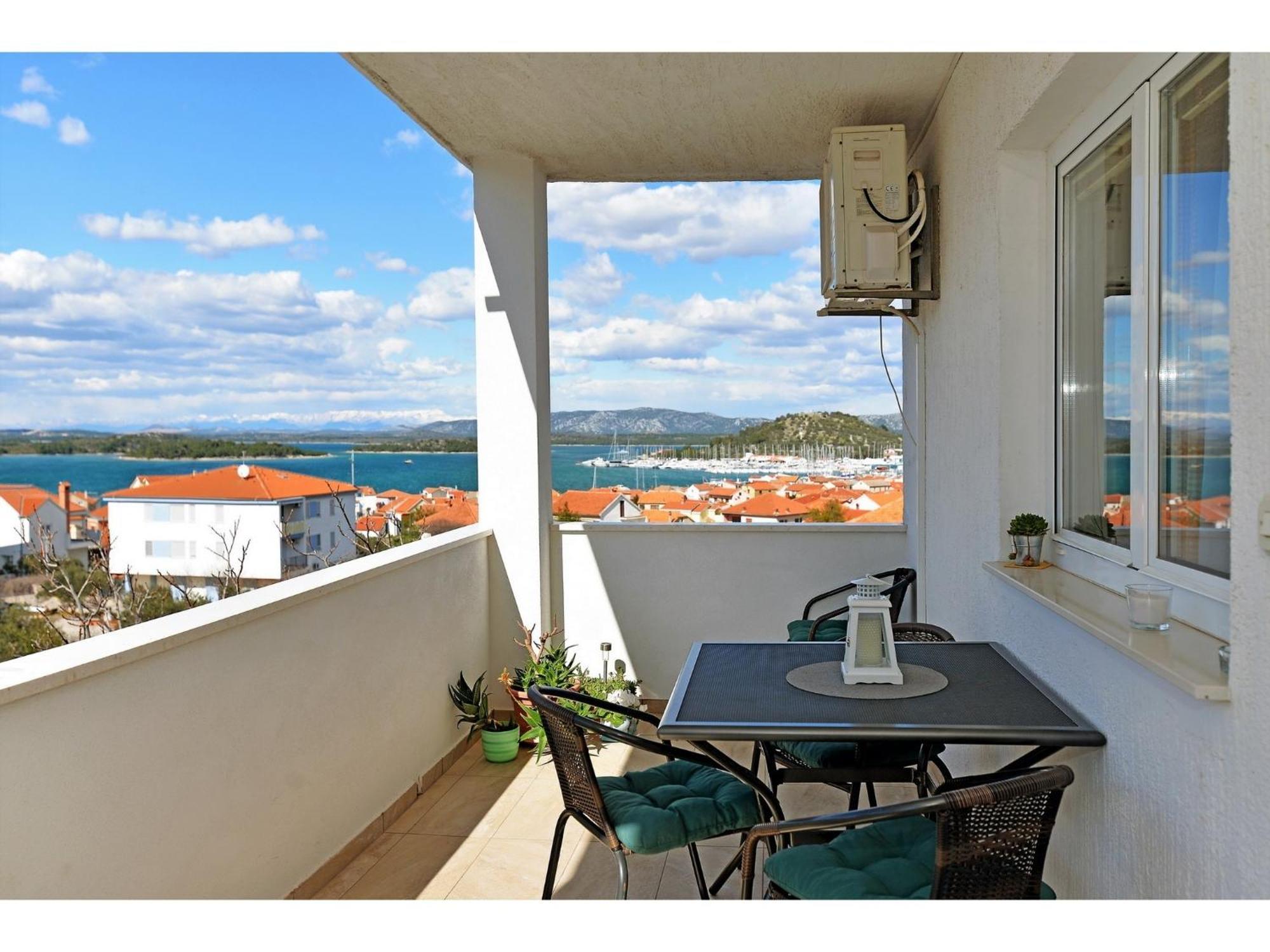 Apartments Kostelic Murter Oda fotoğraf