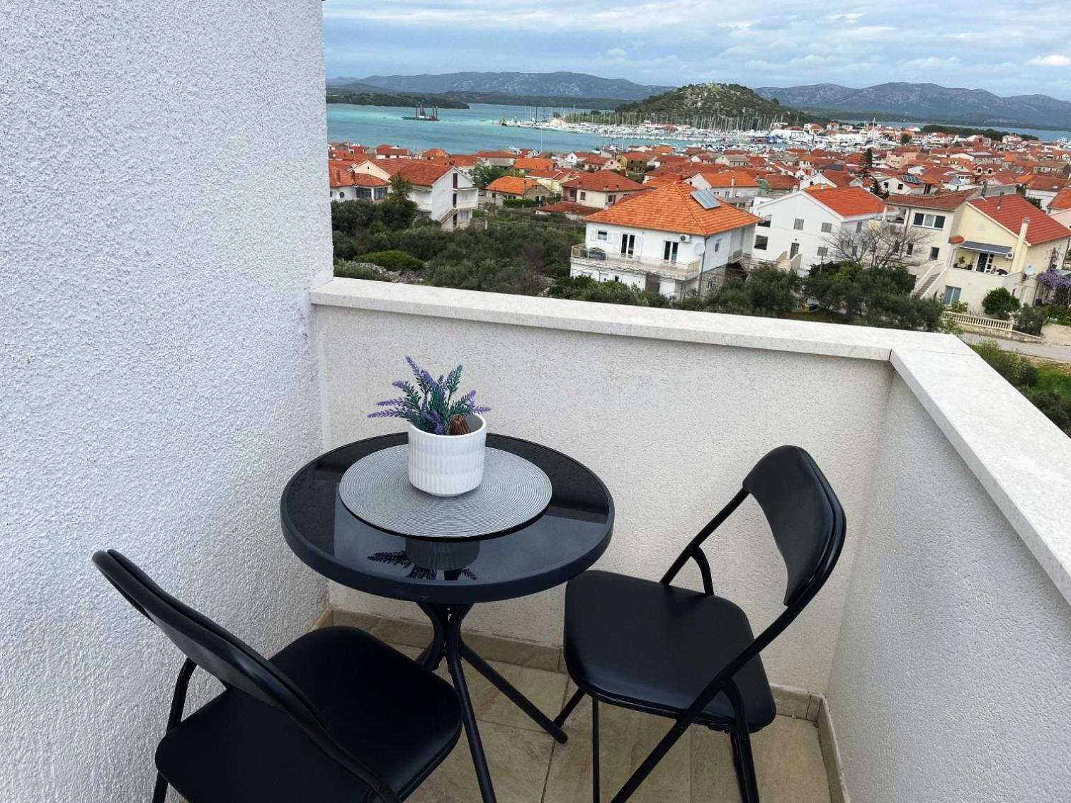 Apartments Kostelic Murter Oda fotoğraf