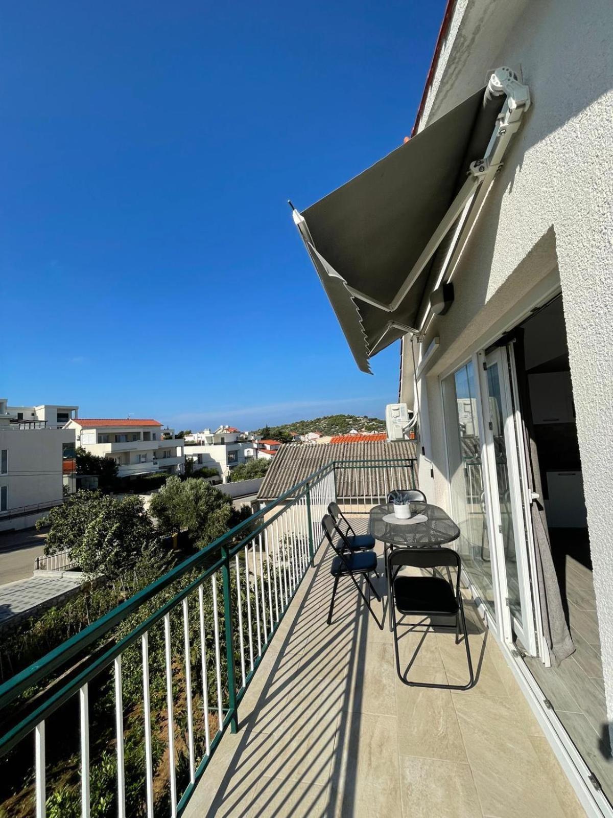 Apartments Kostelic Murter Oda fotoğraf