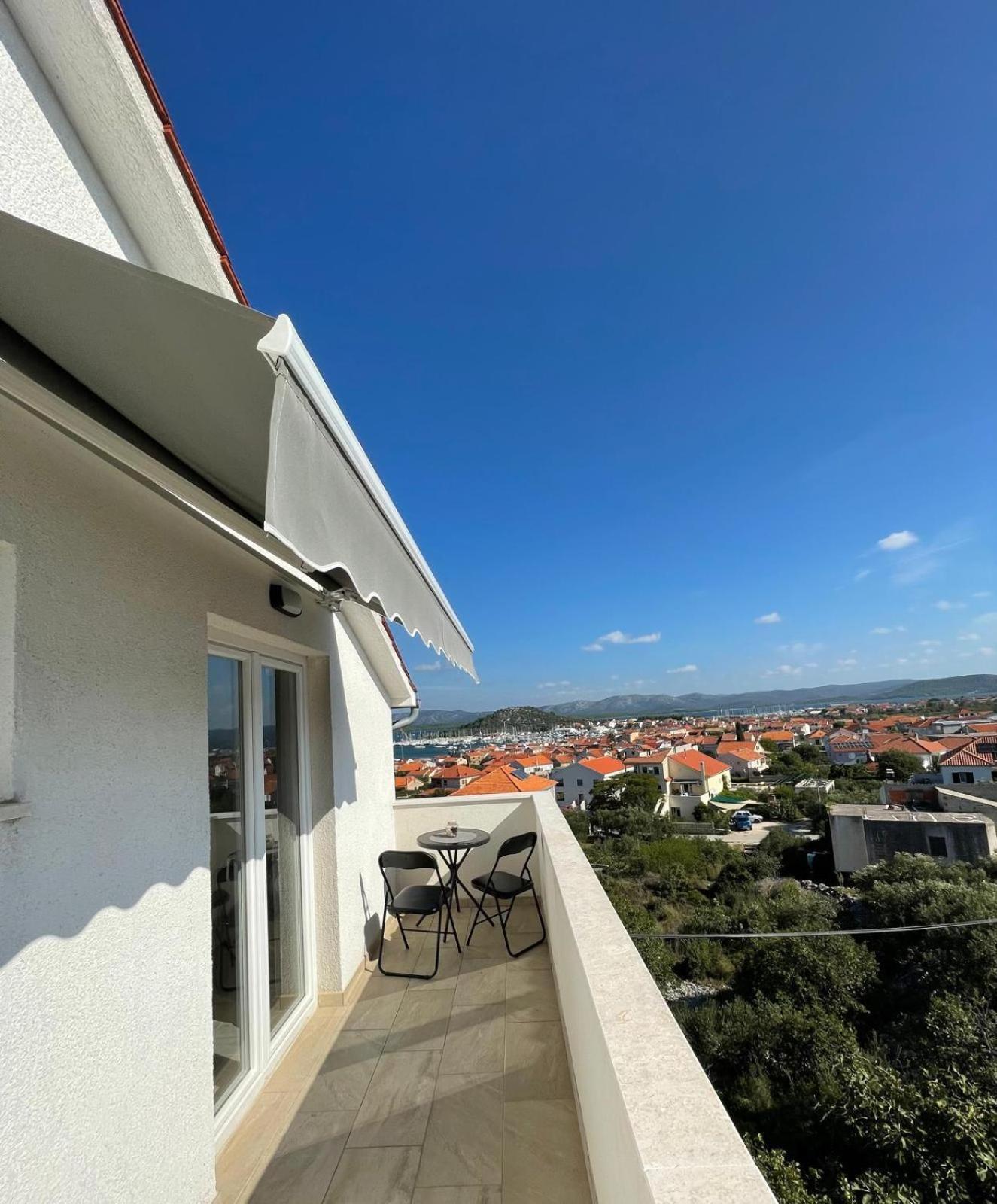 Apartments Kostelic Murter Oda fotoğraf